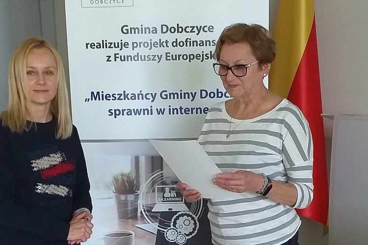 Mieszkańcy Gminy Dobczyce sprawni w internecie - rozdanie certyfikatów z ukończonego szkolenia 